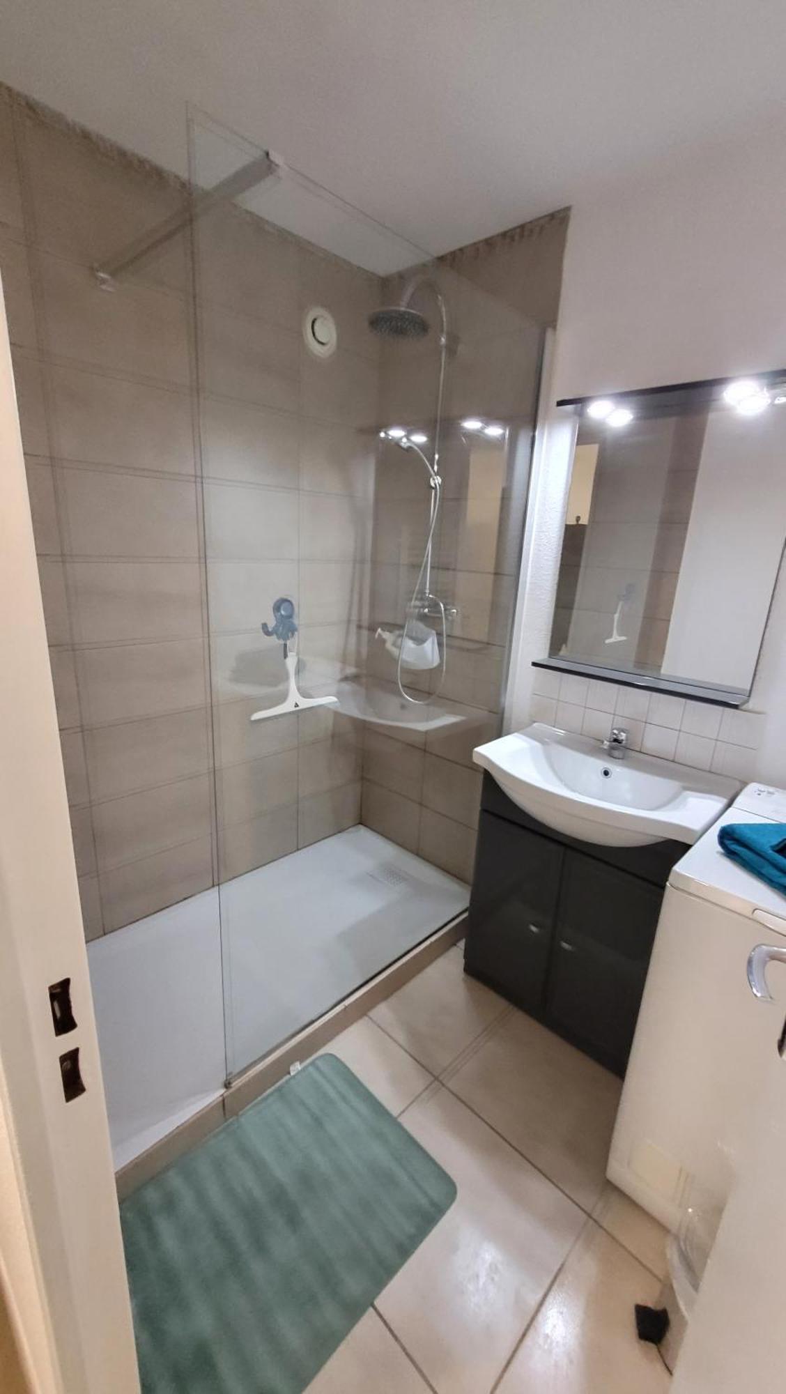 Grand Studio Confortable Jusqu'A 4 Personnes 迪涅莱班 外观 照片