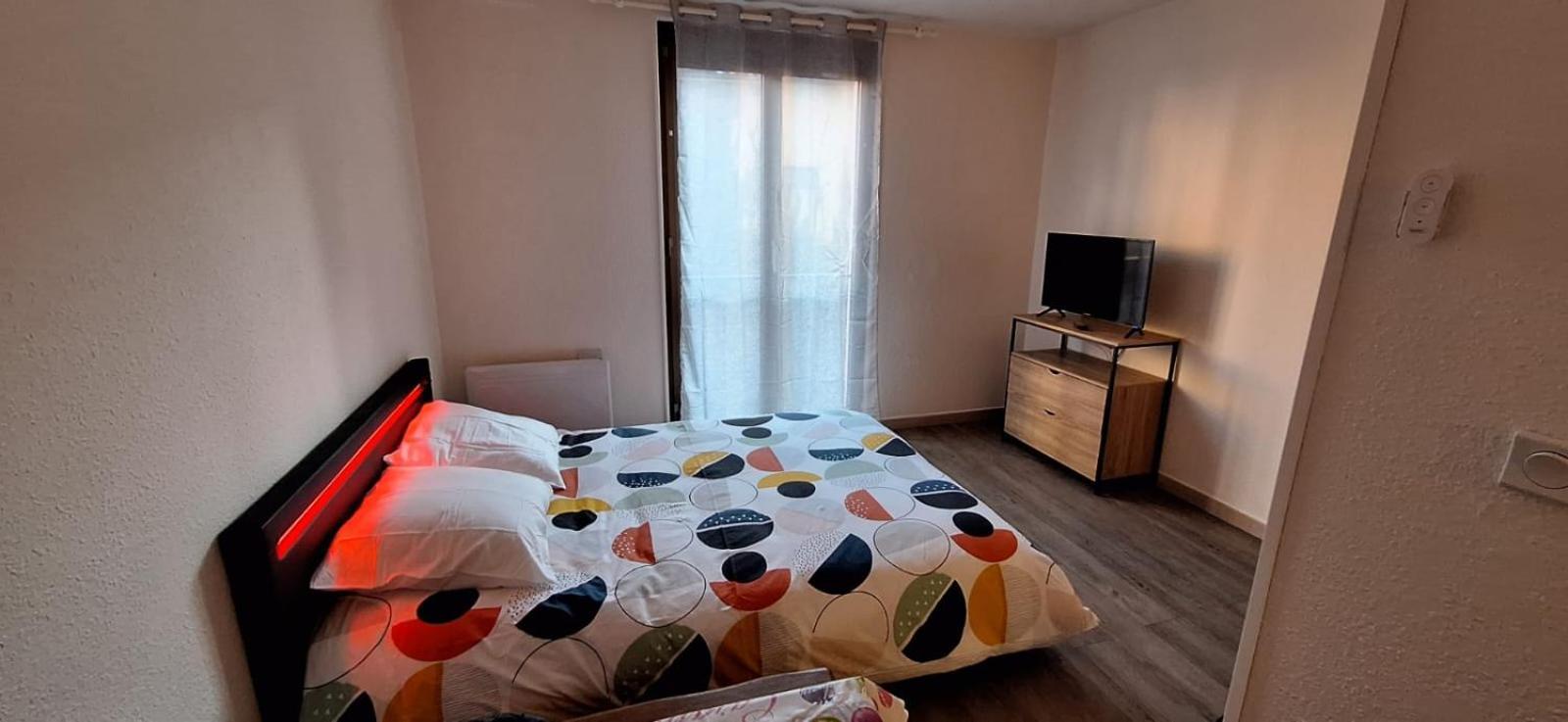 Grand Studio Confortable Jusqu'A 4 Personnes 迪涅莱班 外观 照片
