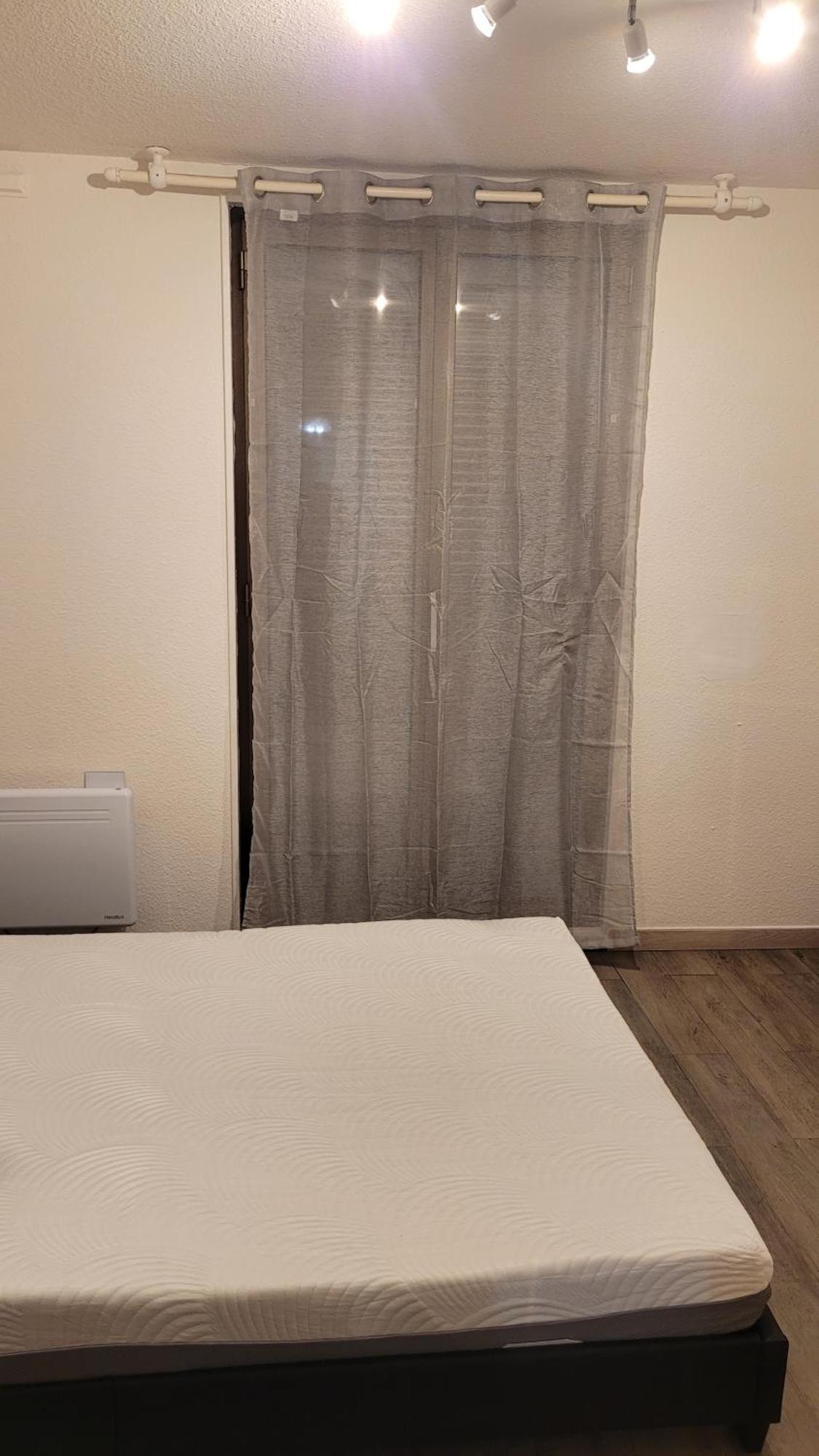 Grand Studio Confortable Jusqu'A 4 Personnes 迪涅莱班 外观 照片